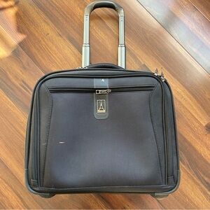 Travelpro Maxlite 14” 2-Wheel Carry On Extended Handle Flight Crew